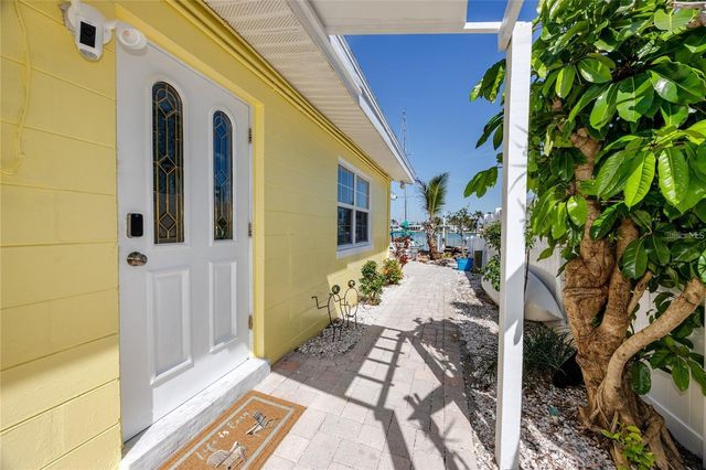 11215 3RD STREET E, Treasure Island, FL 33706