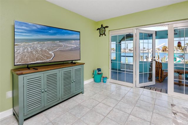 11215 3RD STREET E, Treasure Island, FL 33706