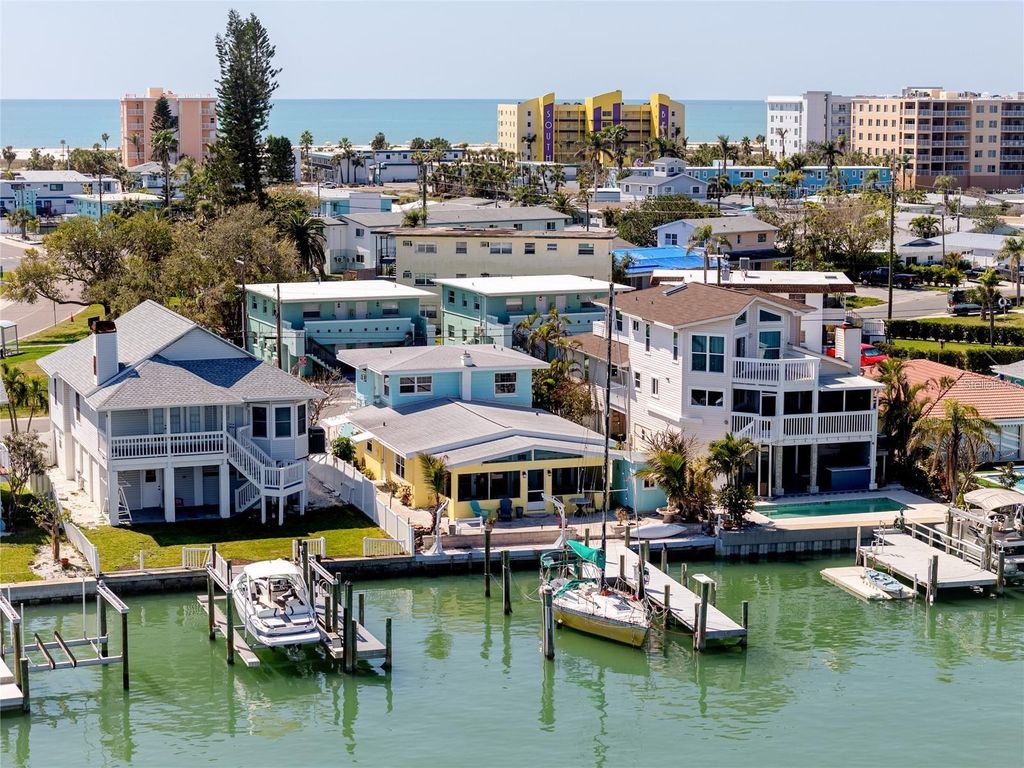 11215 3RD STREET E, Treasure Island, FL 33706