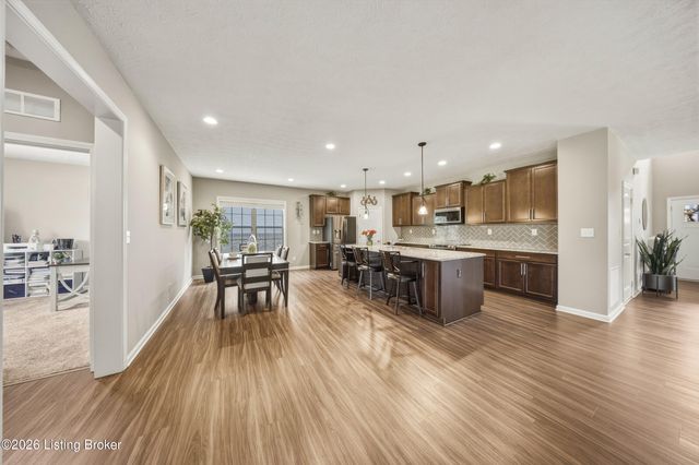 227 Belden Trail, Louisville, KY 40245