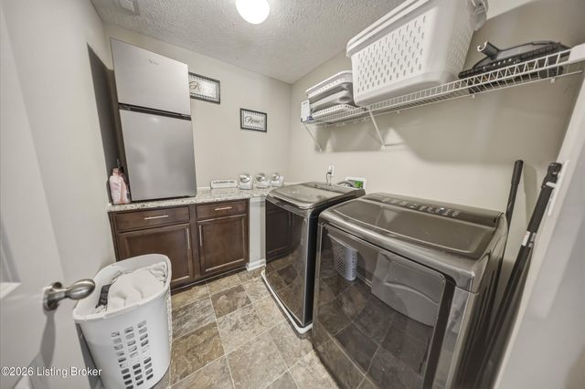 227 Belden Trail, Louisville, KY 40245
