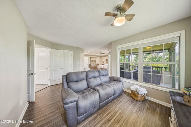 227 Belden Trail, Louisville, KY 40245
