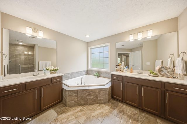 227 Belden Trail, Louisville, KY 40245