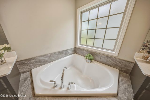 227 Belden Trail, Louisville, KY 40245