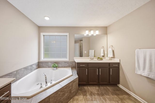 227 Belden Trail, Louisville, KY 40245