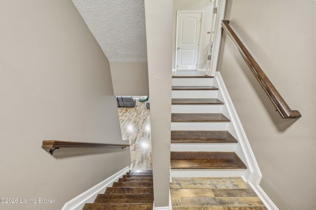 227 Belden Trail, Louisville, KY 40245