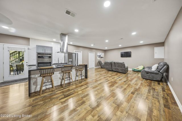 227 Belden Trail, Louisville, KY 40245