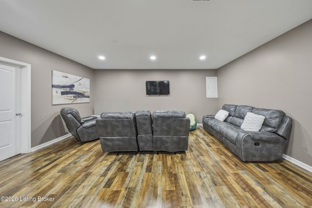 227 Belden Trail, Louisville, KY 40245