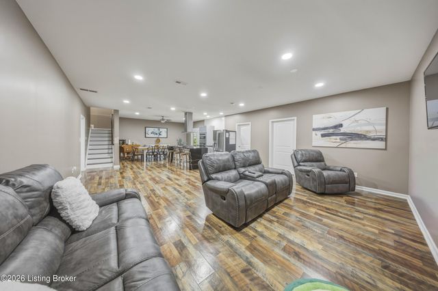 227 Belden Trail, Louisville, KY 40245