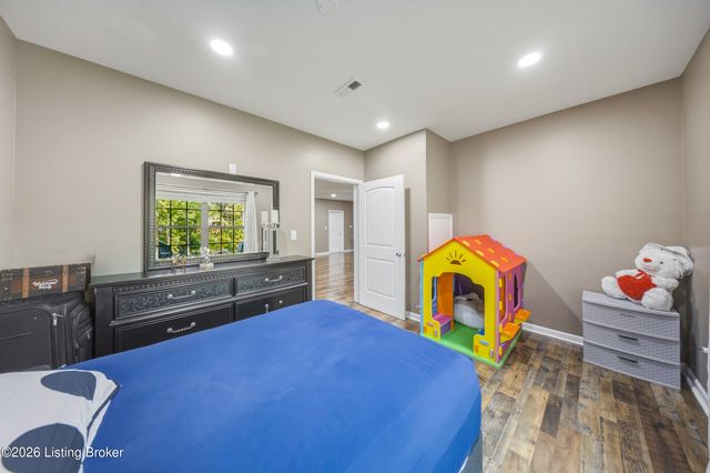 227 Belden Trail, Louisville, KY 40245