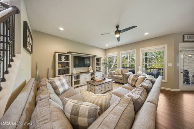 227 Belden Trail, Louisville, KY 40245