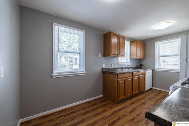 7928 Park Drive, Ralston, NE 68127