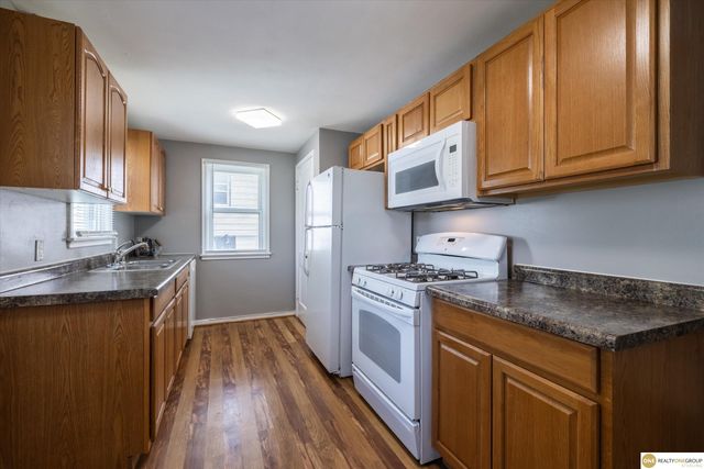 7928 Park Drive, Ralston, NE 68127