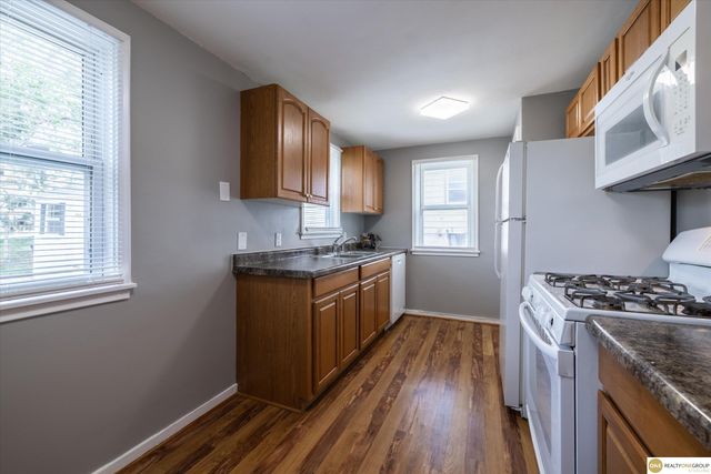 7928 Park Drive, Ralston, NE 68127