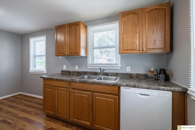 7928 Park Drive, Ralston, NE 68127