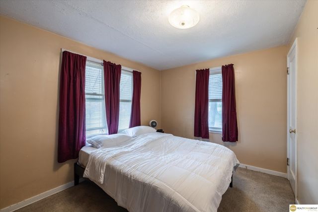 7928 Park Drive, Ralston, NE 68127