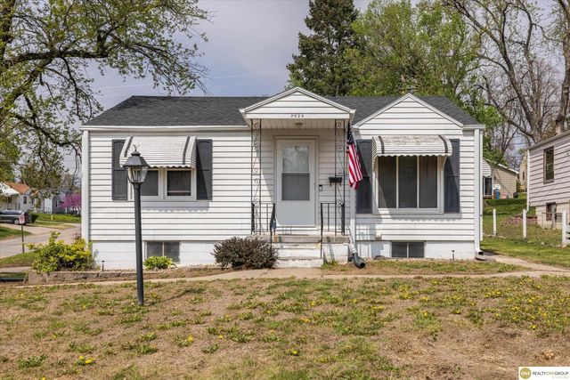 7928 Park Drive, Ralston, NE 68127