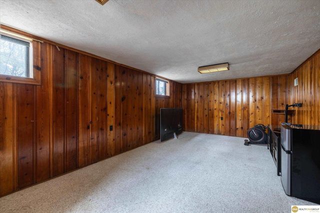 7928 Park Drive, Ralston, NE 68127