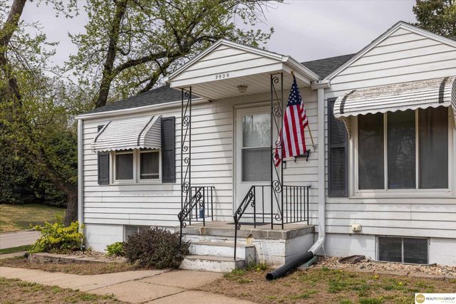 7928 Park Drive, Ralston, NE 68127