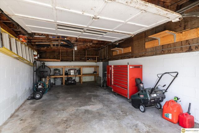 7928 Park Drive, Ralston, NE 68127