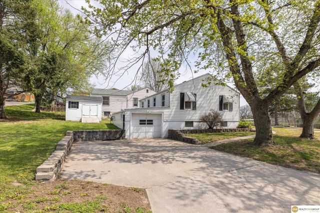 7928 Park Drive, Ralston, NE 68127