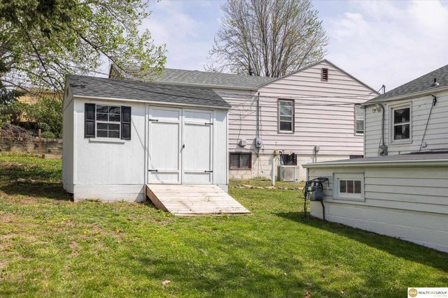 7928 Park Drive, Ralston, NE 68127