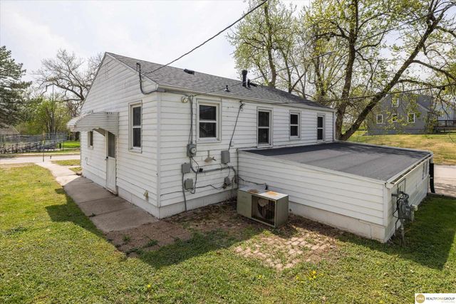 7928 Park Drive, Ralston, NE 68127