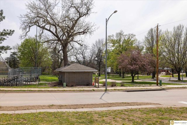 7928 Park Drive, Ralston, NE 68127