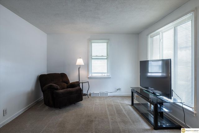 7928 Park Drive, Ralston, NE 68127