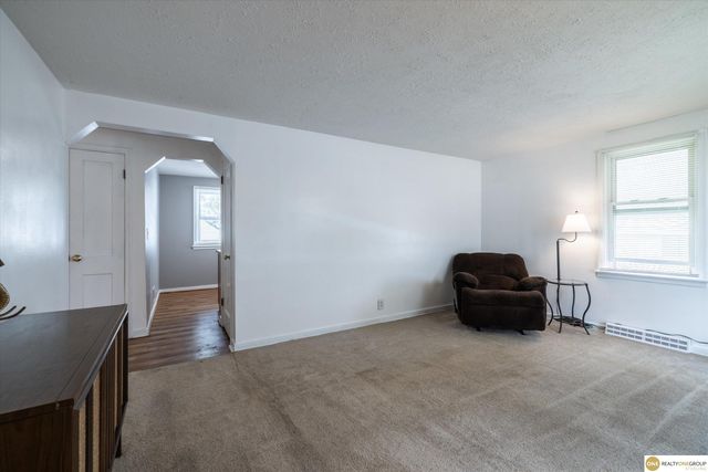 7928 Park Drive, Ralston, NE 68127