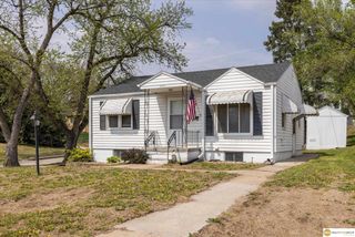 7928 Park Drive, Ralston, NE 68127