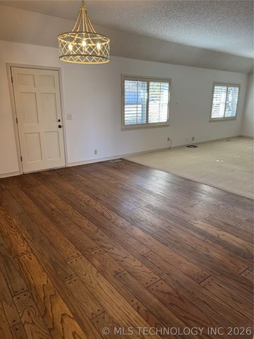 1545 PECAN Place, Bartlesville, OK 74003