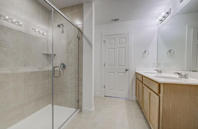 424 Bristlecone BND, Liberty Hill, TX 78642