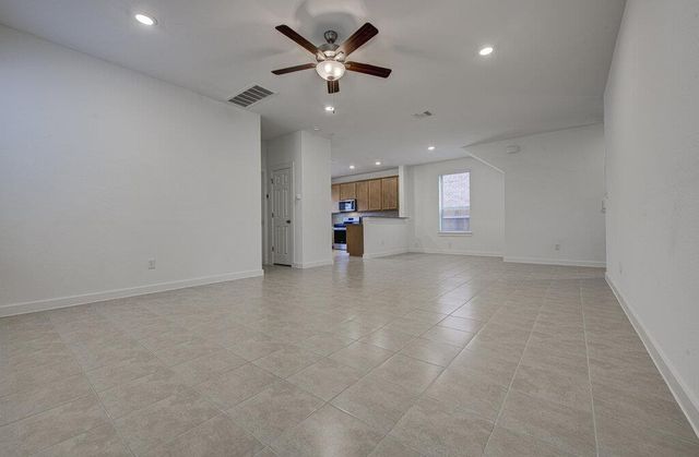 424 Bristlecone BND, Liberty Hill, TX 78642