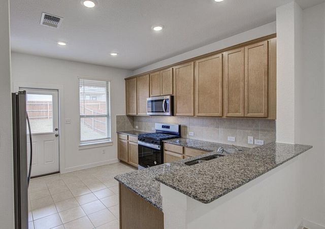 424 Bristlecone BND, Liberty Hill, TX 78642