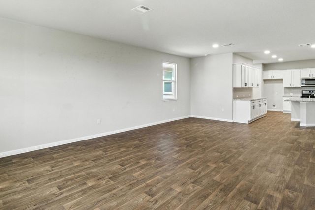 211 Rainmaker LN, Bastrop, TX 78602