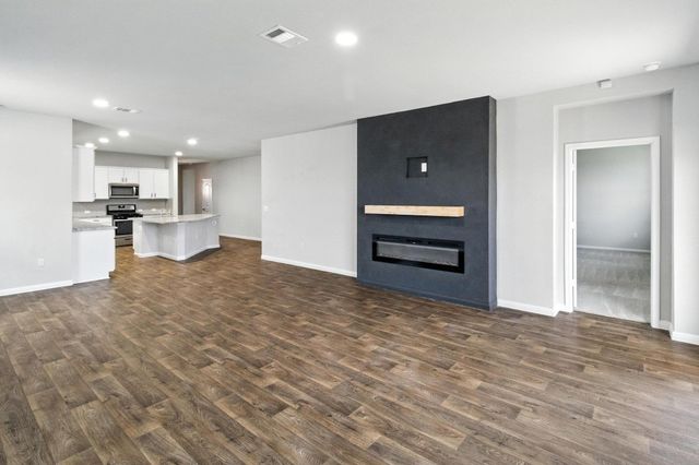211 Rainmaker LN, Bastrop, TX 78602