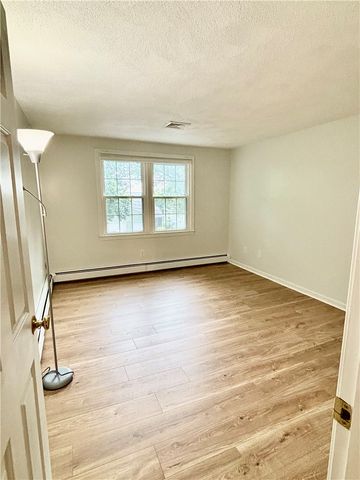 83 Arbor Drive 35A, Providence, RI 02908