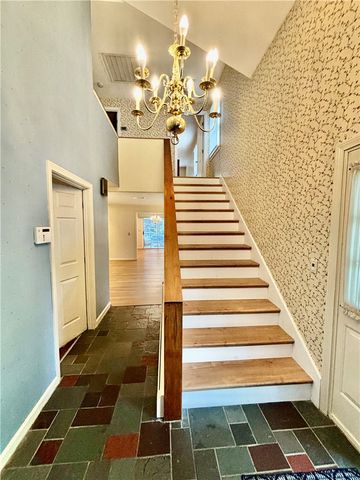 83 Arbor Drive 35A, Providence, RI 02908