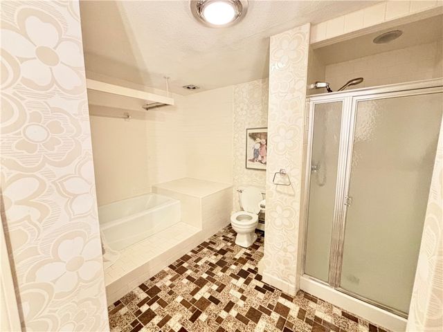 83 Arbor Drive 35A, Providence, RI 02908