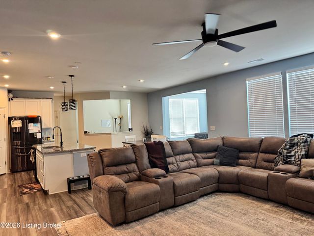 8013 Doe Trail, La Grange, KY 40031