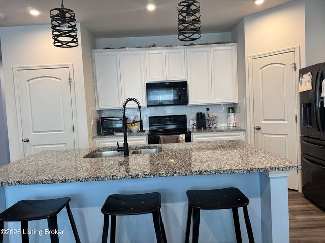 8013 Doe Trail, La Grange, KY 40031