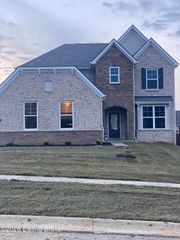 8013 Doe Trail, La Grange, KY 40031
