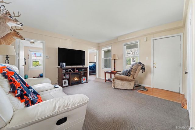 12 E Church Street, Village Of Clarkston, MI 48346