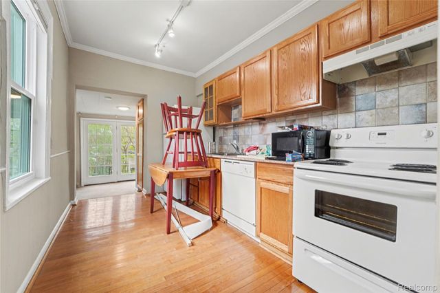 12 E Church Street, Village Of Clarkston, MI 48346