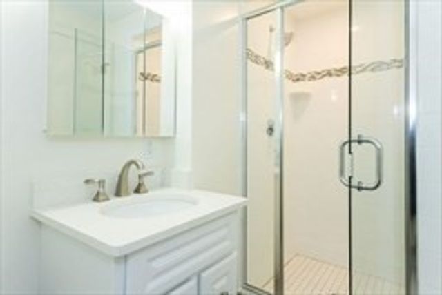 3 Stonehill Drive 2e, Stoneham, MA 02180