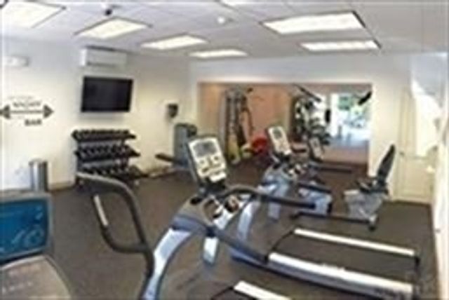 3 Stonehill Drive 2e, Stoneham, MA 02180