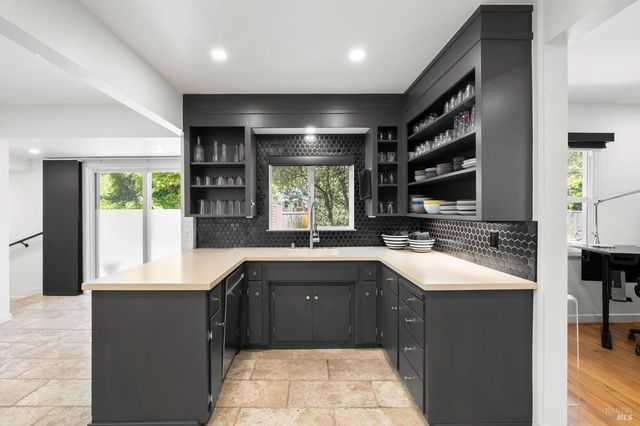 16390 Laughlin Rd, Guerneville, CA 95446