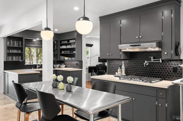 16390 Laughlin Rd, Guerneville, CA 95446