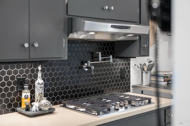 16390 Laughlin Rd, Guerneville, CA 95446